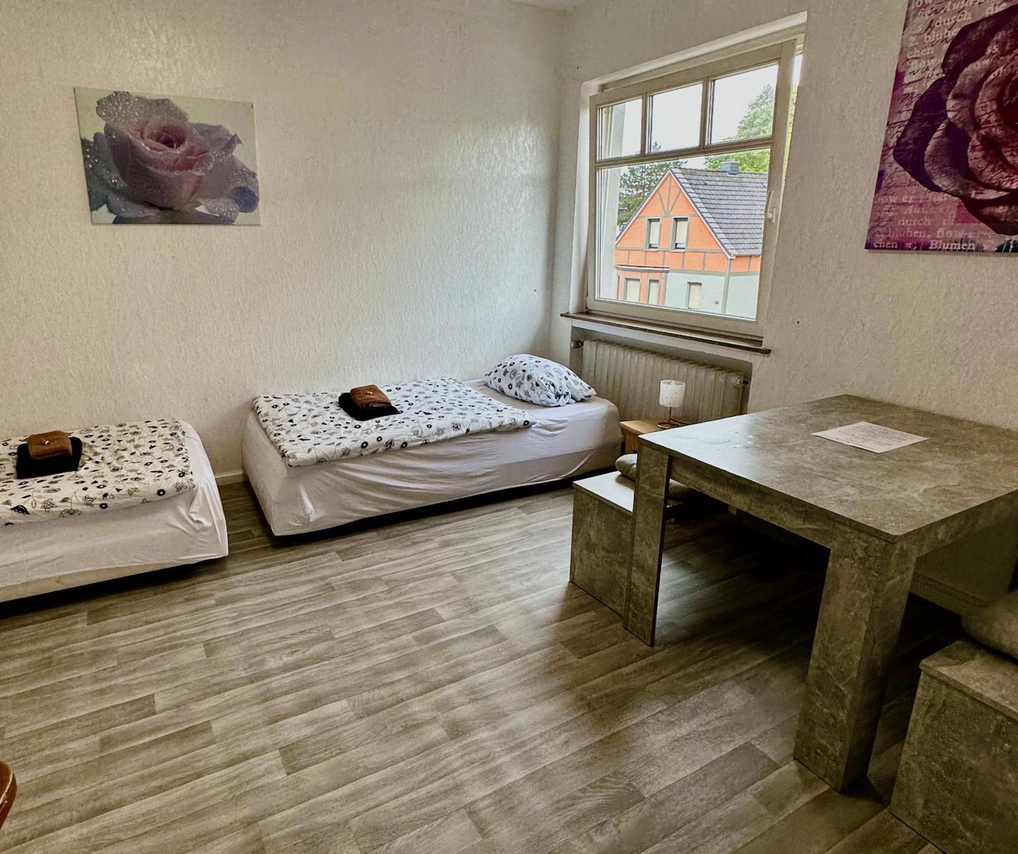 Pension Zum Burggrafen เดลเมนฮอร์สท์ ภายนอก รูปภาพ